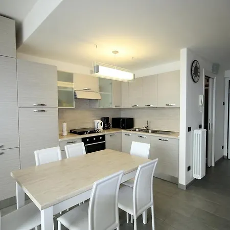 With A View 게라 라리오